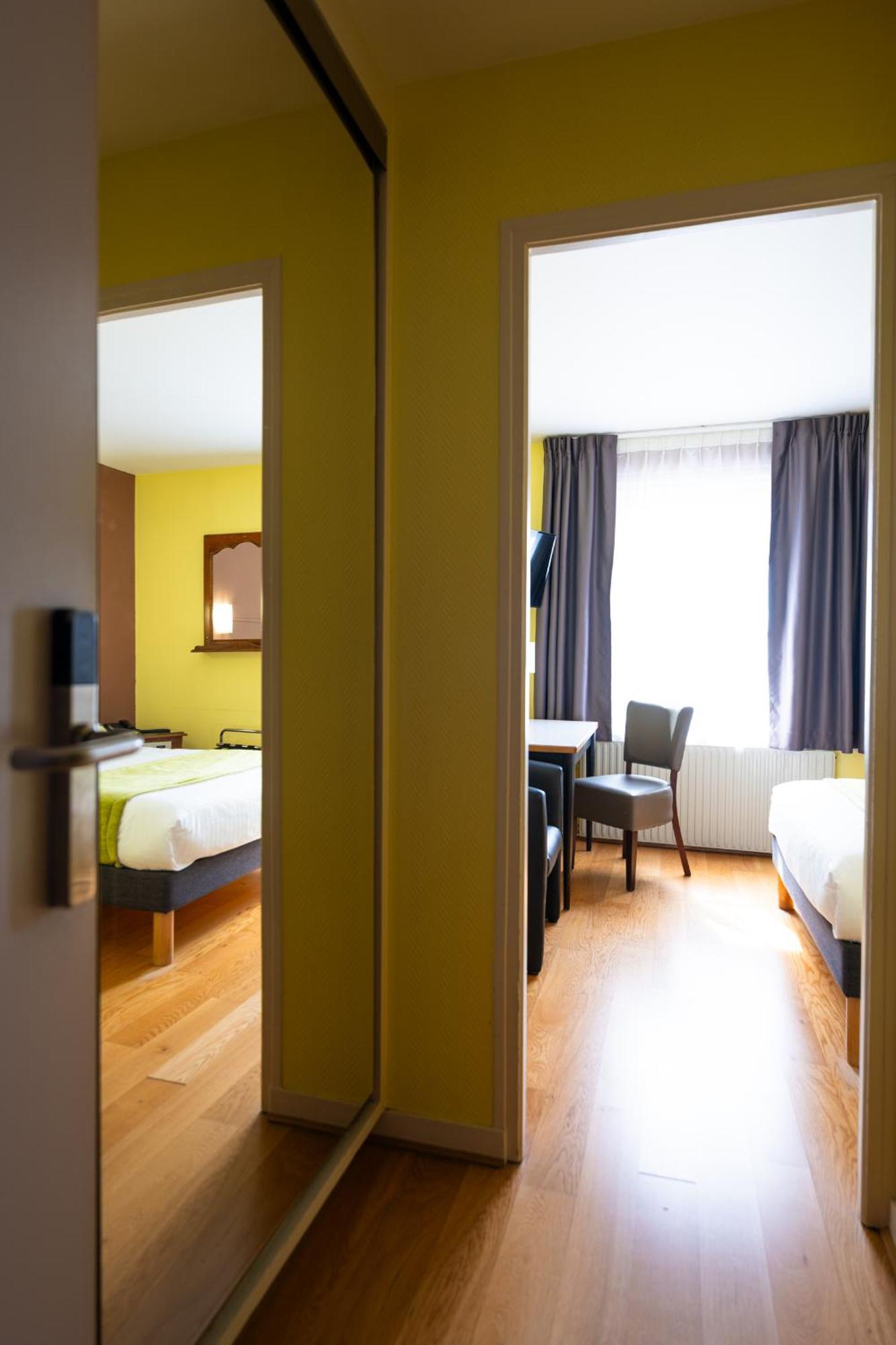 Hotel Cheval De Bronze Remiremont Eksteriør billede