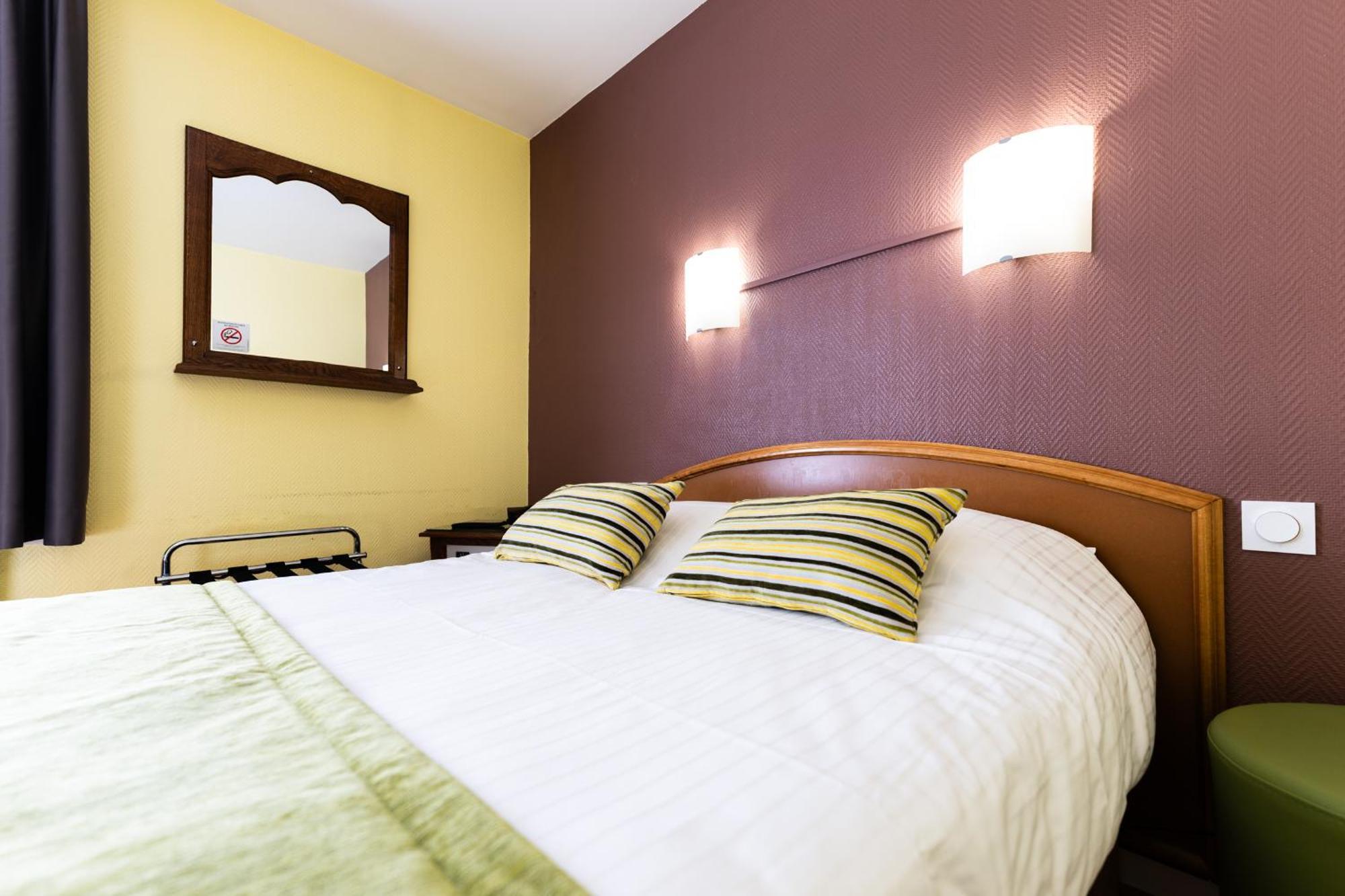 Hotel Cheval De Bronze Remiremont Eksteriør billede
