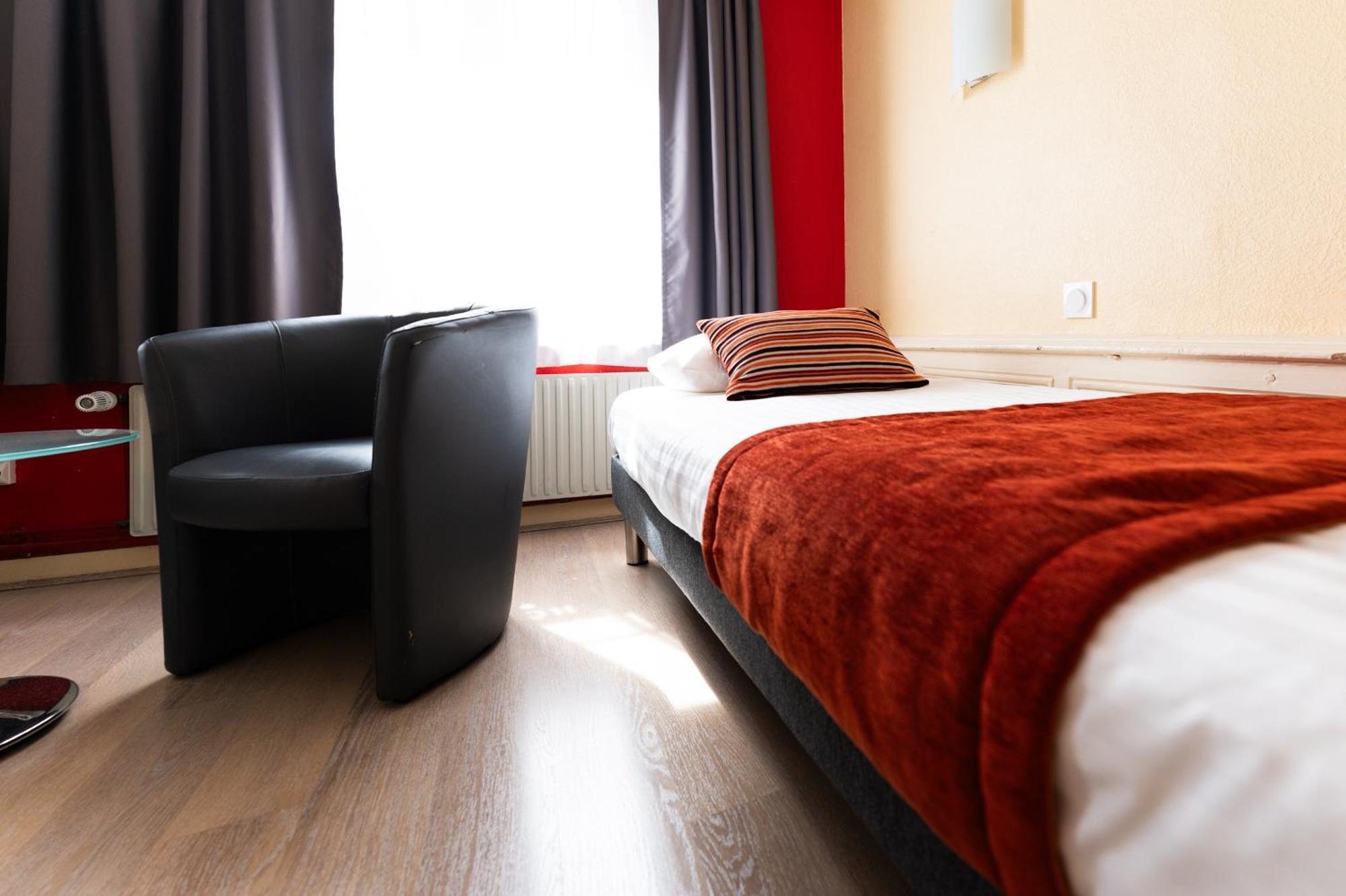 Hotel Cheval De Bronze Remiremont Eksteriør billede