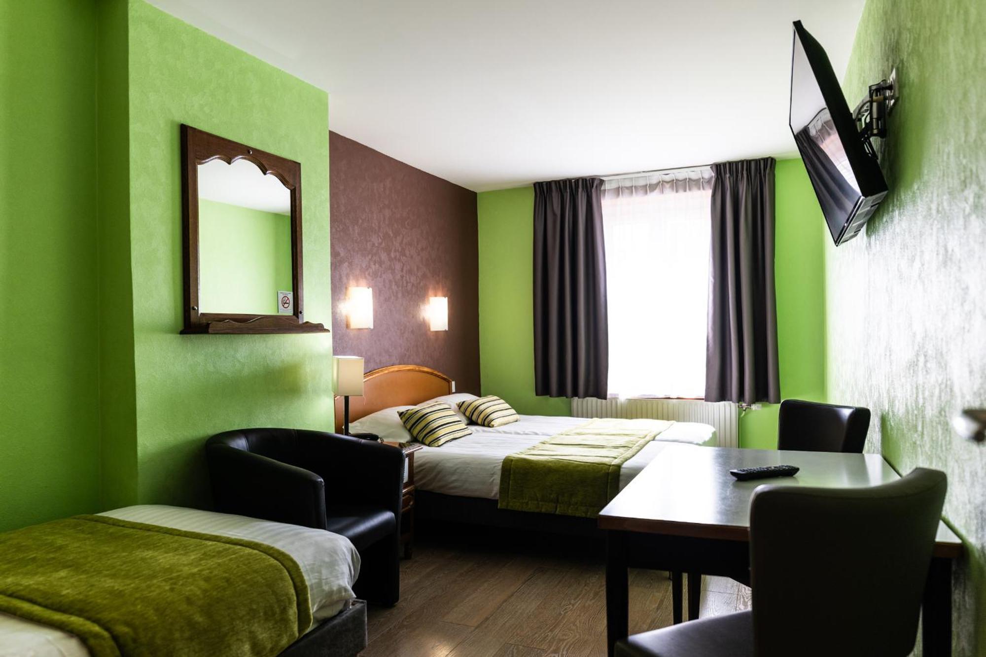 Hotel Cheval De Bronze Remiremont Eksteriør billede