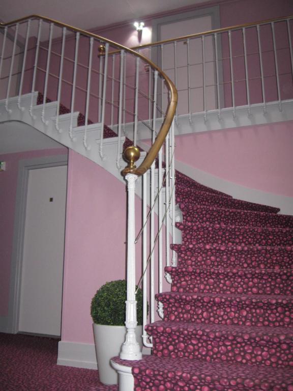 Hotel Cheval De Bronze Remiremont Eksteriør billede