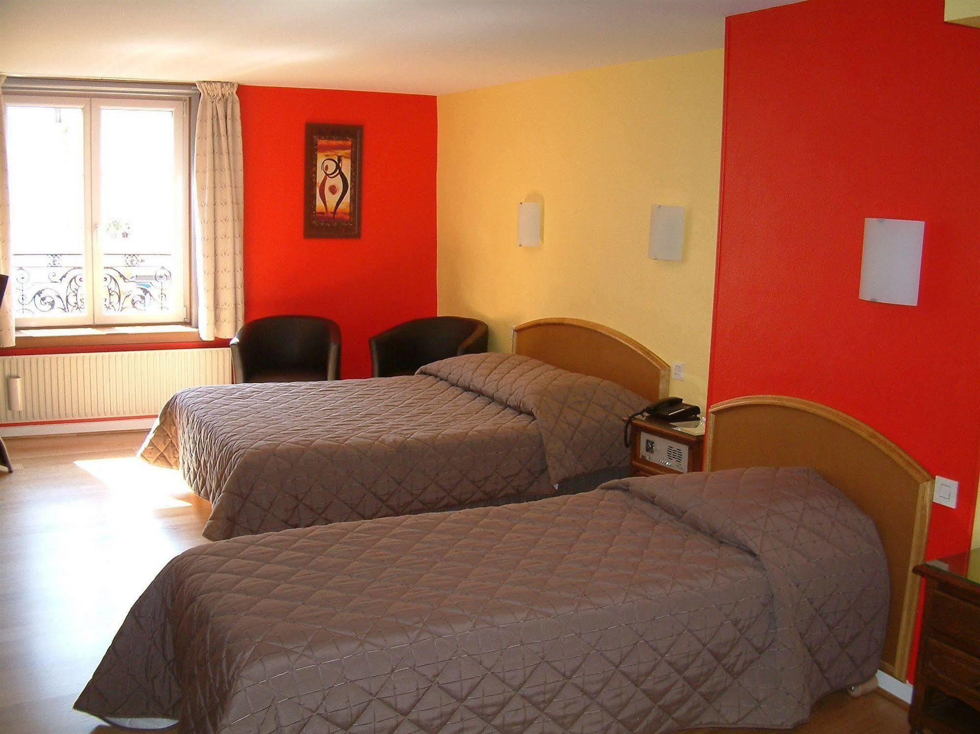 Hotel Cheval De Bronze Remiremont Eksteriør billede