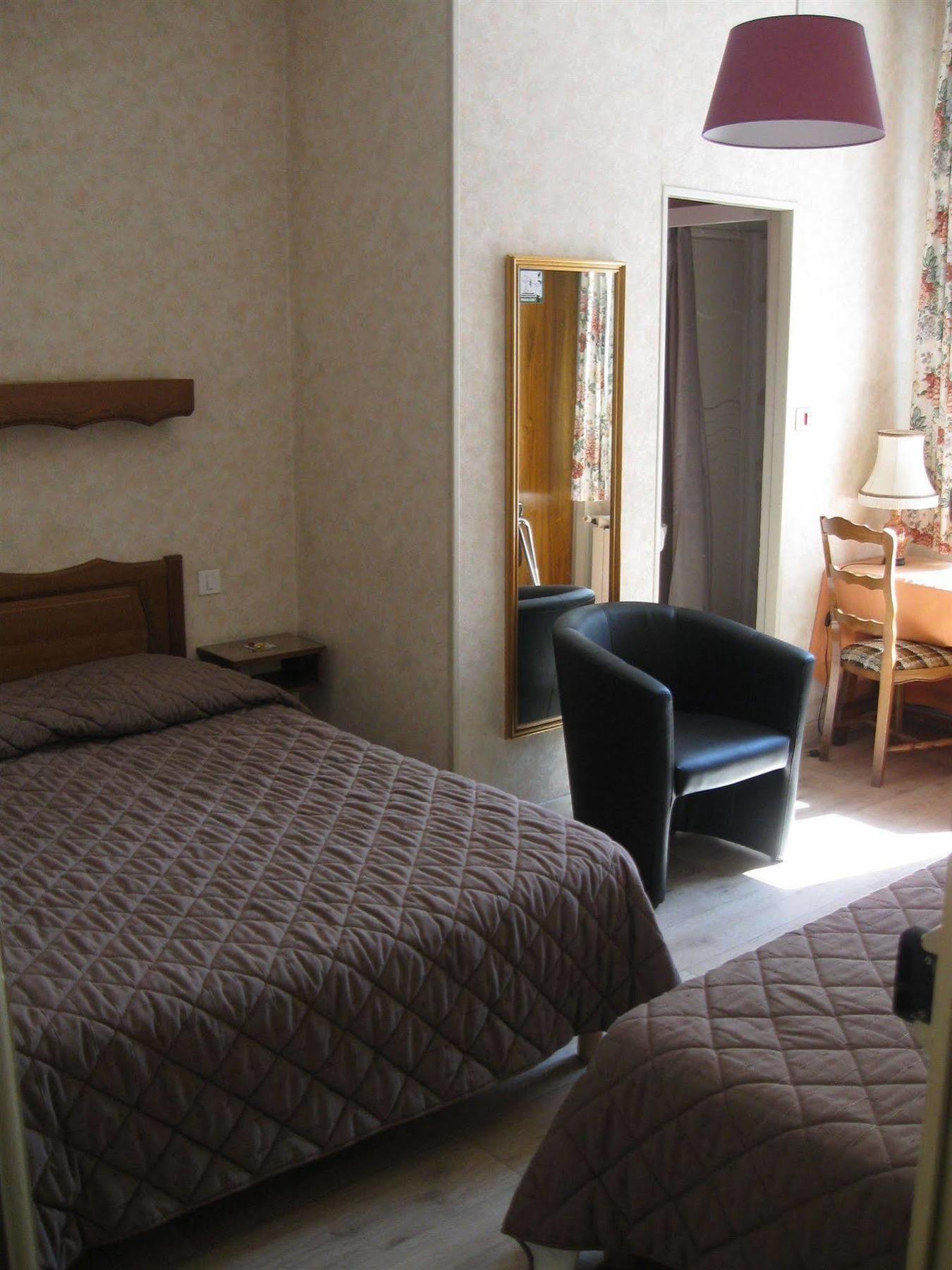 Hotel Cheval De Bronze Remiremont Eksteriør billede