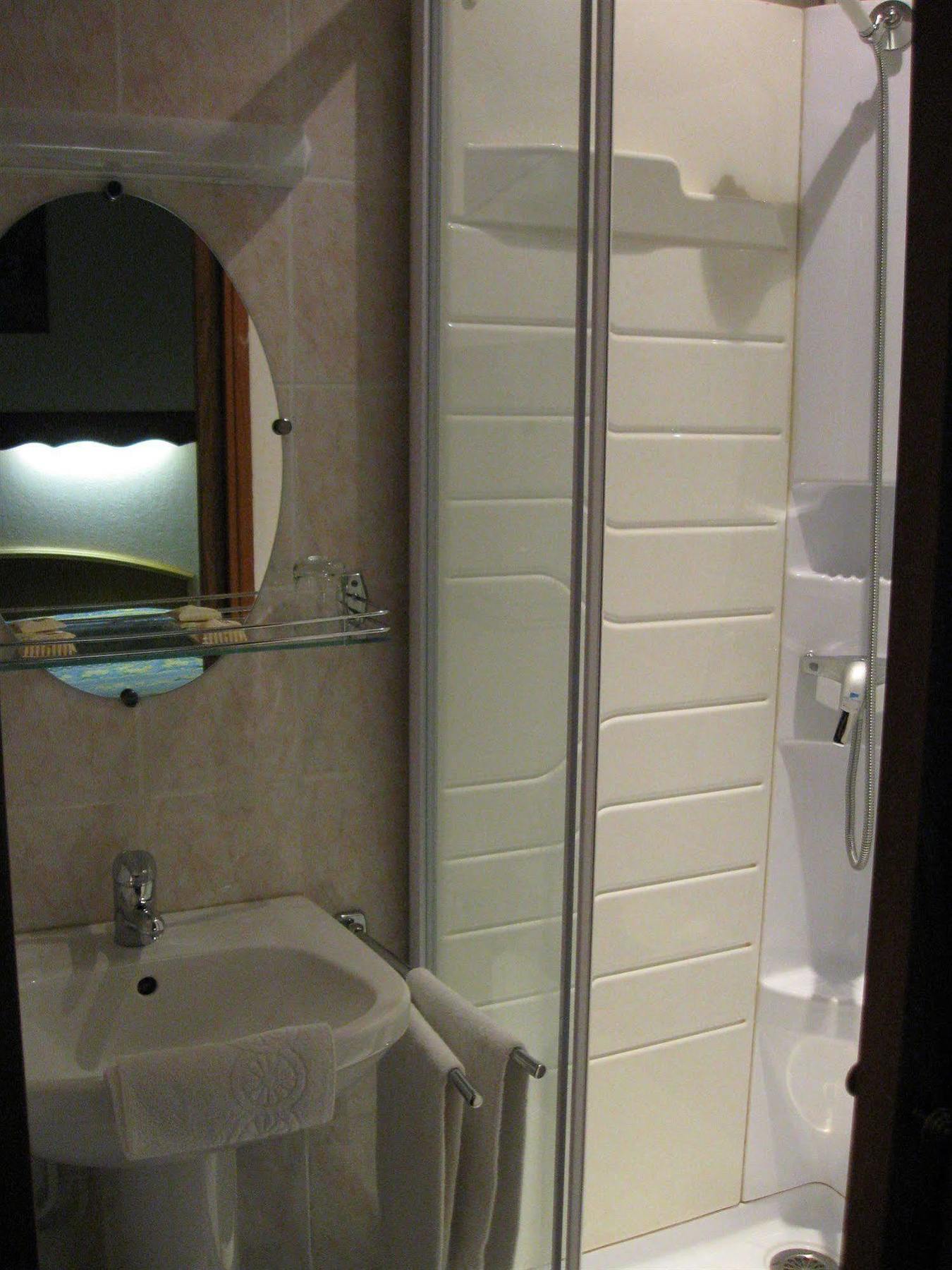 Hotel Cheval De Bronze Remiremont Eksteriør billede